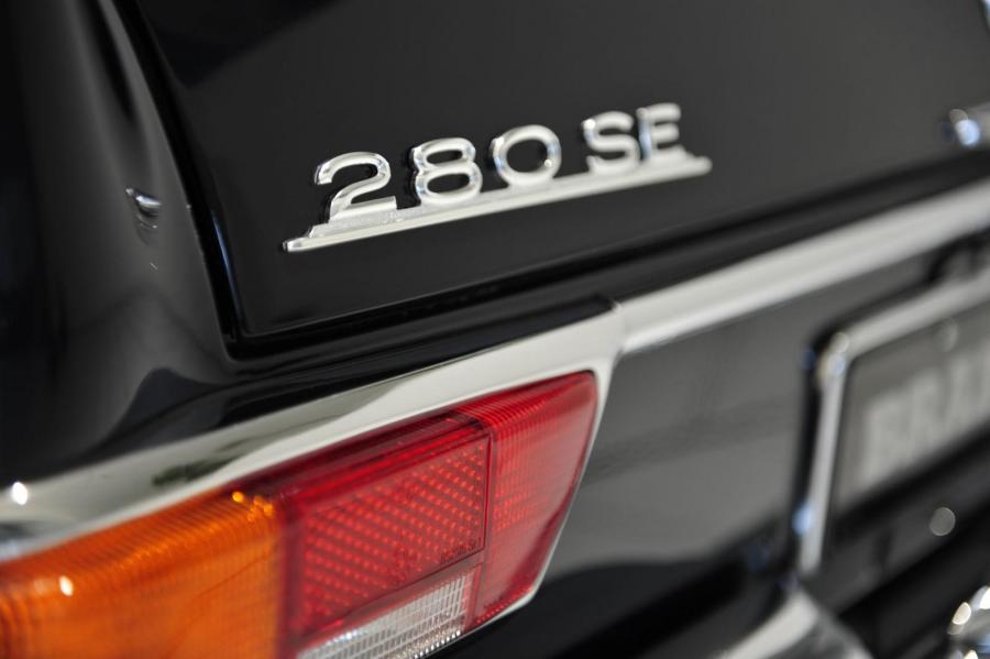 Логотип Mercedes-Benz 280 SL by Brabus 1973 года  (фото 2 из 25)